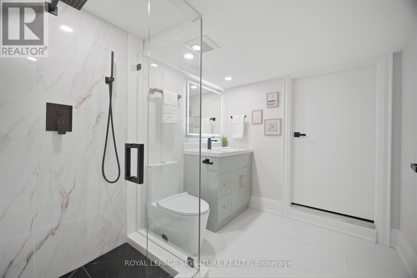 241 Maria Street, Toronto, Ontario  M6P 1W6 - Photo 33 - W13020072