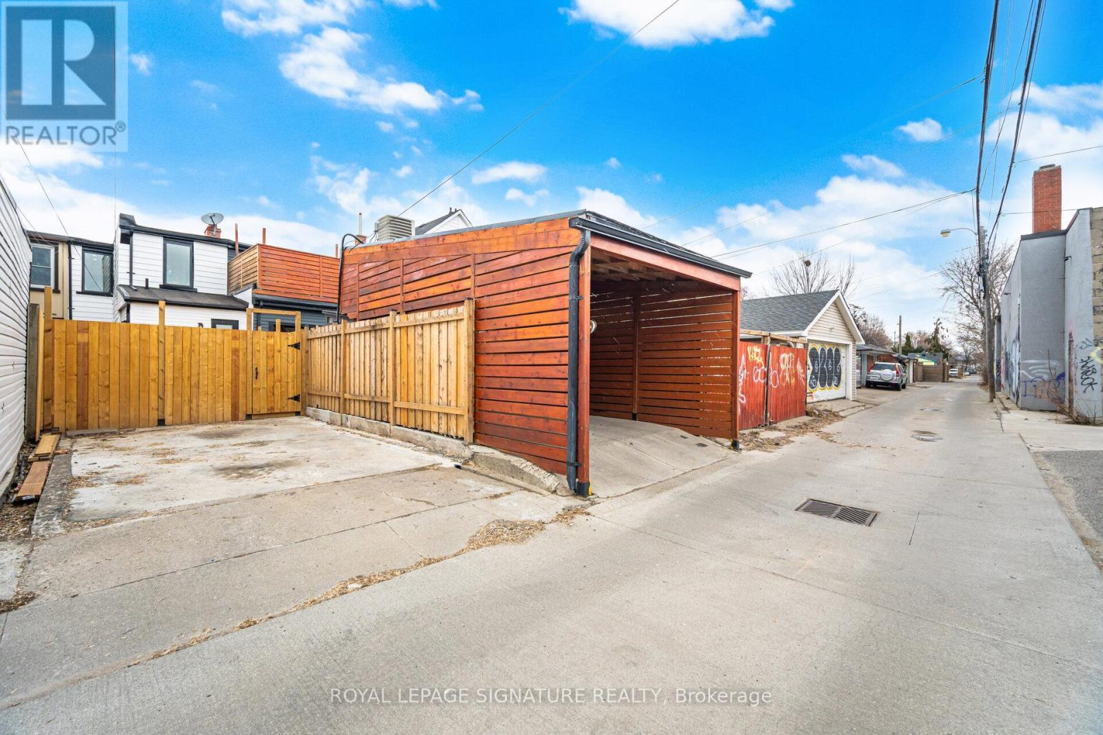 241 Maria Street, Toronto, Ontario  M6P 1W6 - Photo 39 - W13020072