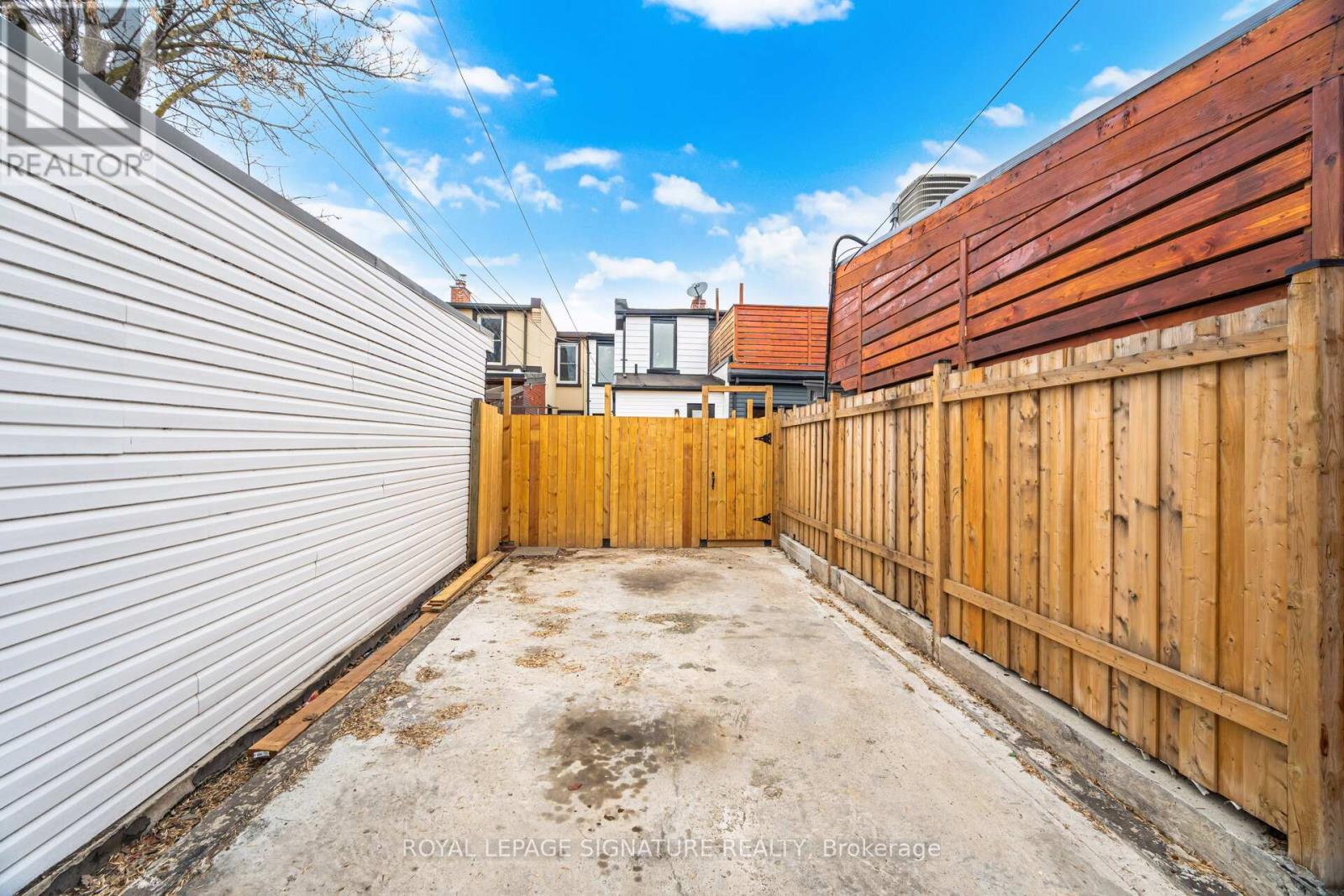 241 Maria Street, Toronto, Ontario  M6P 1W6 - Photo 40 - W13020072