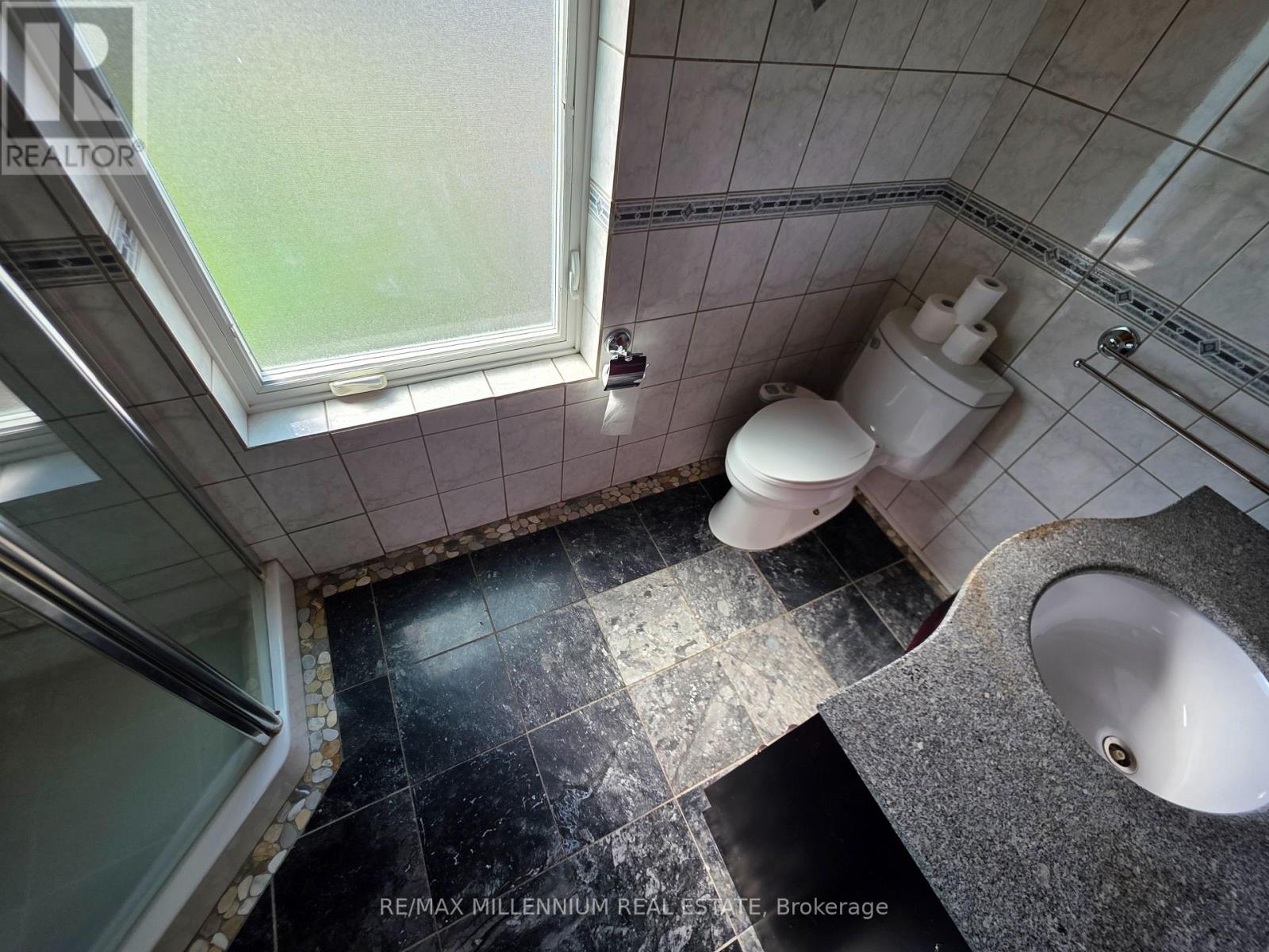 12 Todd Brook Drive, Toronto, Ontario  M9V 1R4 - Photo 10 - W13020086