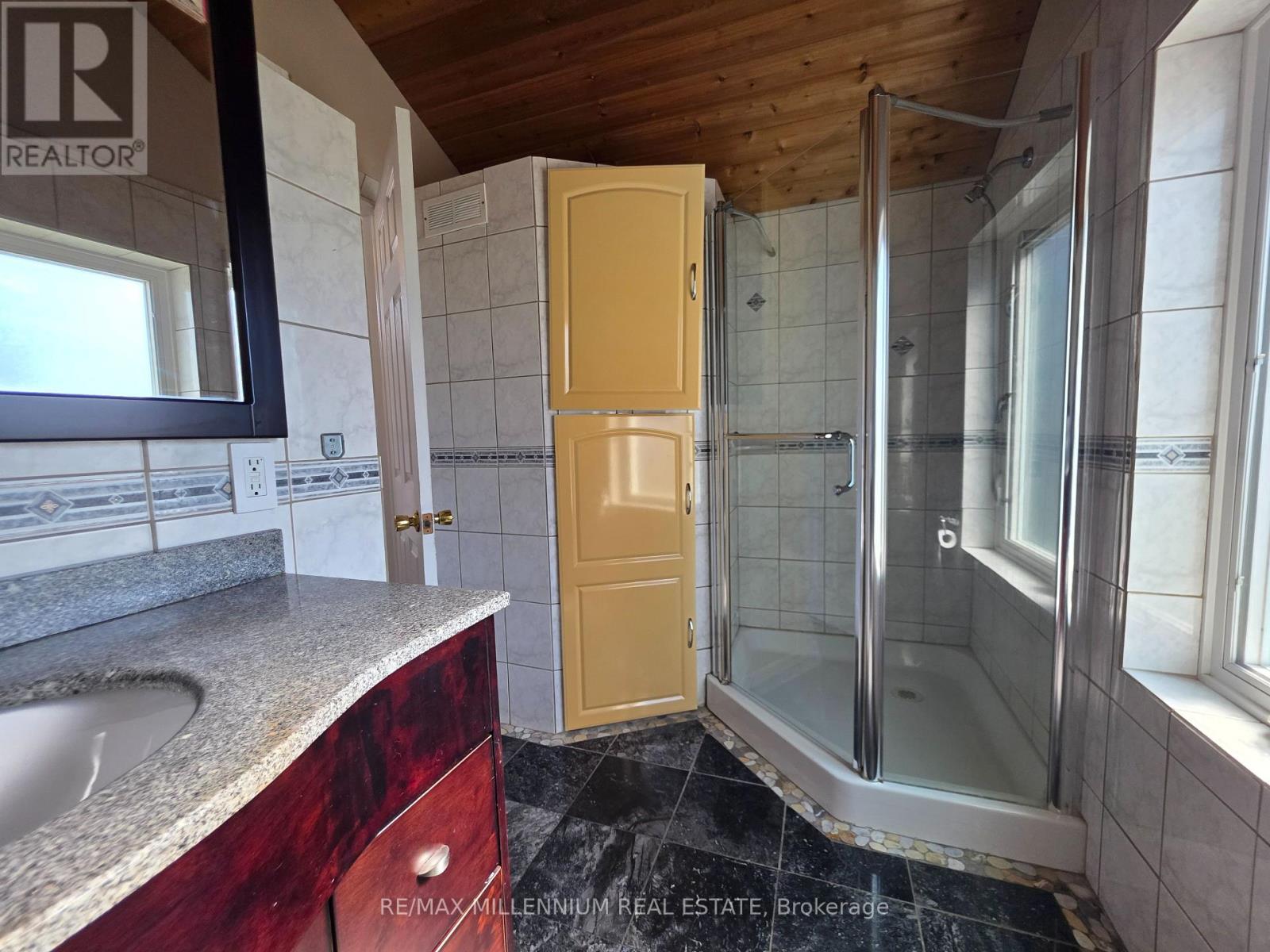 12 Todd Brook Drive, Toronto, Ontario  M9V 1R4 - Photo 11 - W13020086