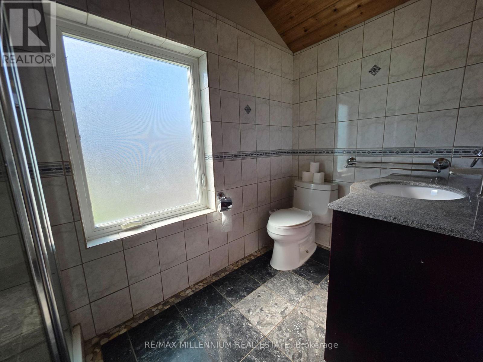 12 Todd Brook Drive, Toronto, Ontario  M9V 1R4 - Photo 12 - W13020086