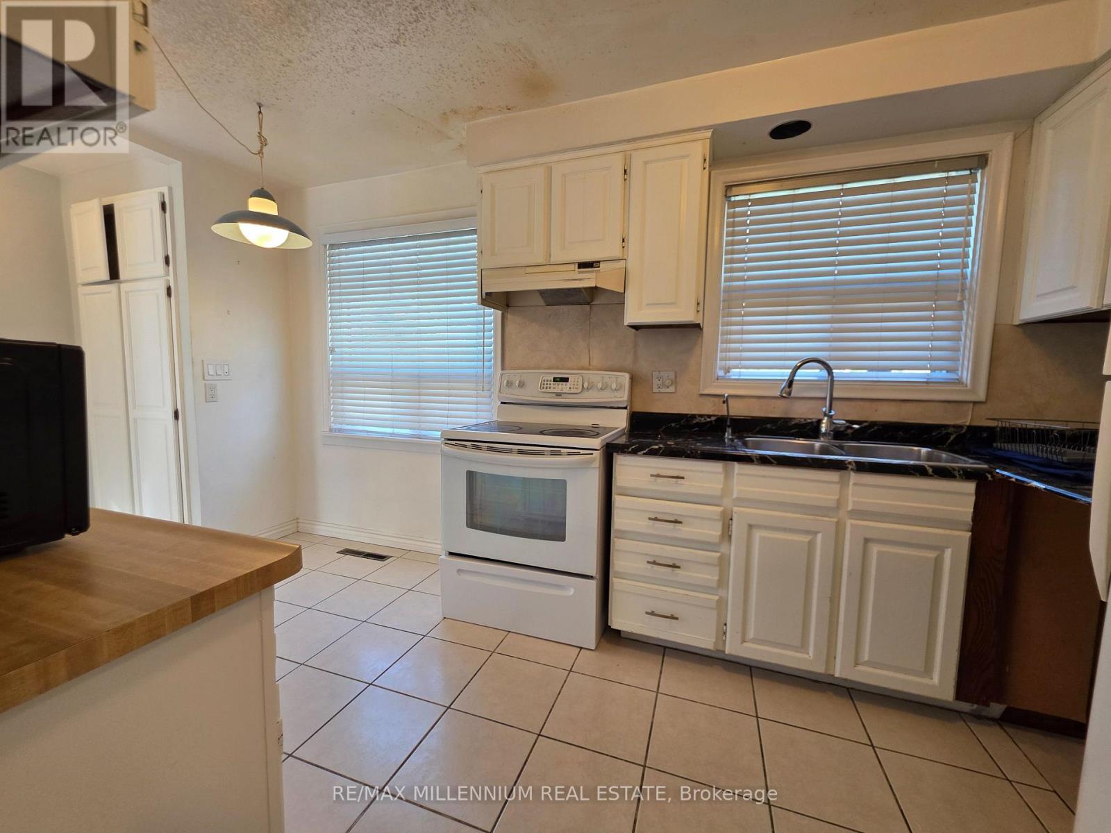 12 Todd Brook Drive, Toronto, Ontario  M9V 1R4 - Photo 15 - W13020086