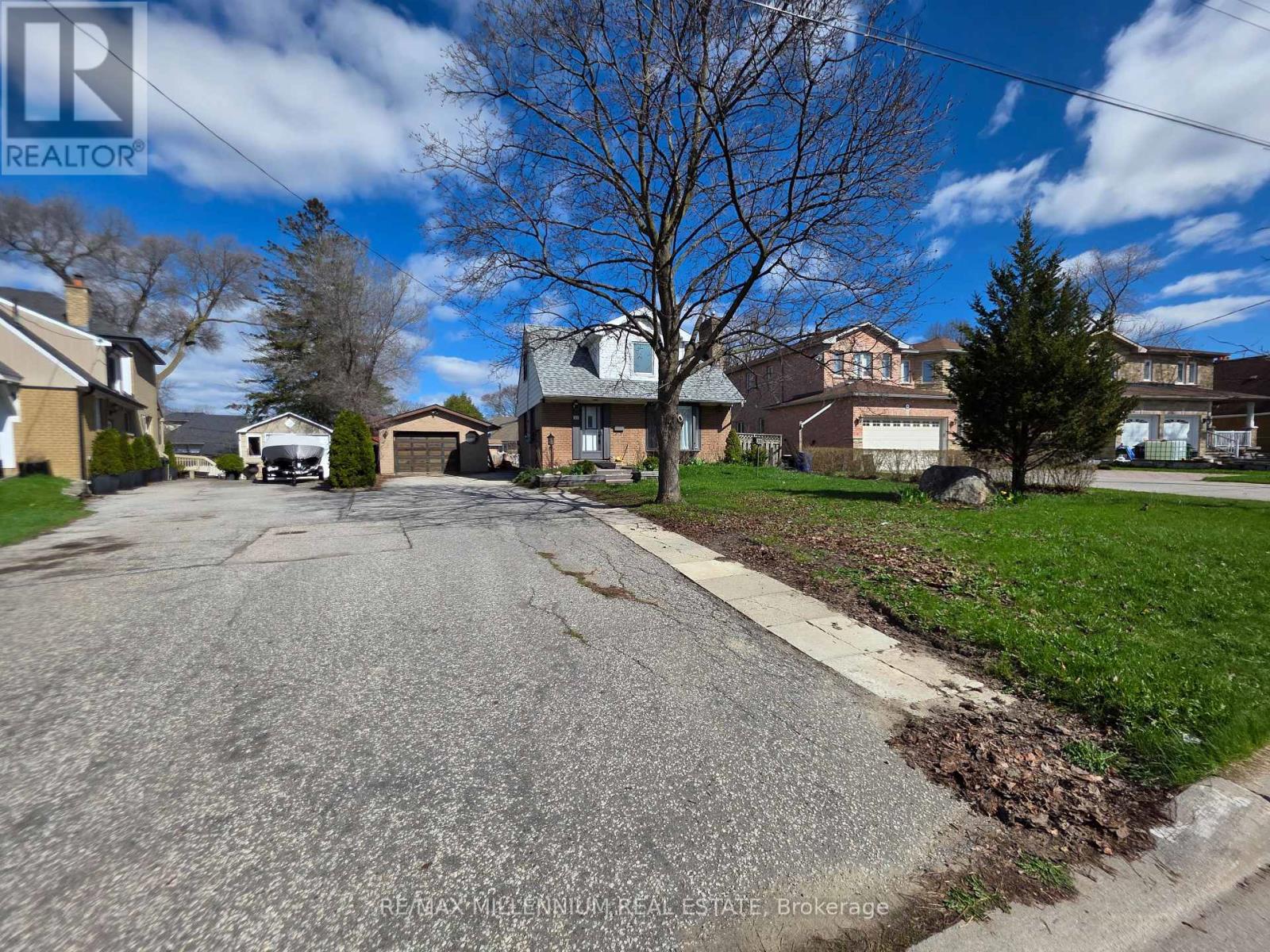 12 Todd Brook Drive, Toronto, Ontario  M9V 1R4 - Photo 24 - W13020086