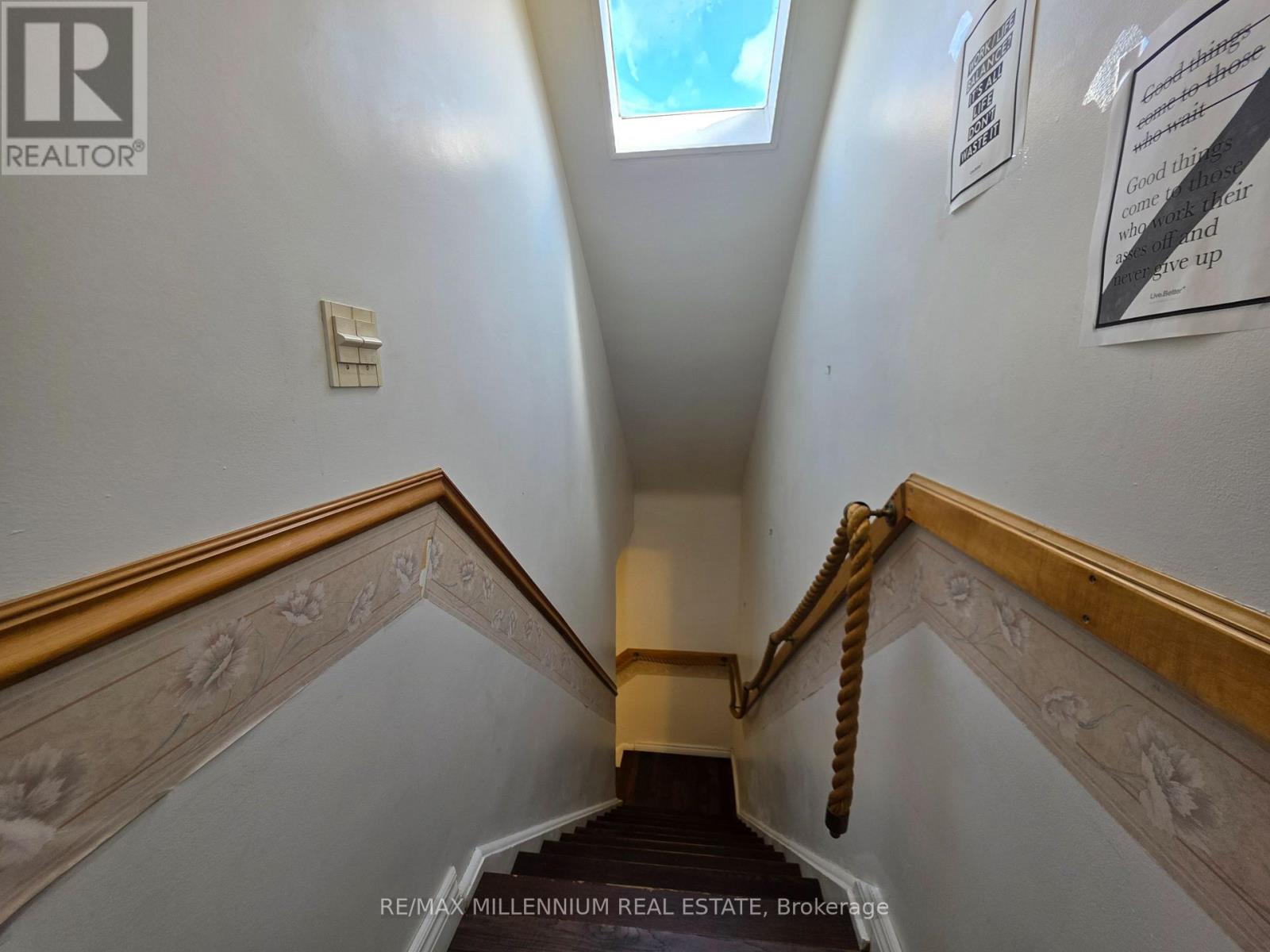 12 Todd Brook Drive, Toronto, Ontario  M9V 1R4 - Photo 8 - W13020086