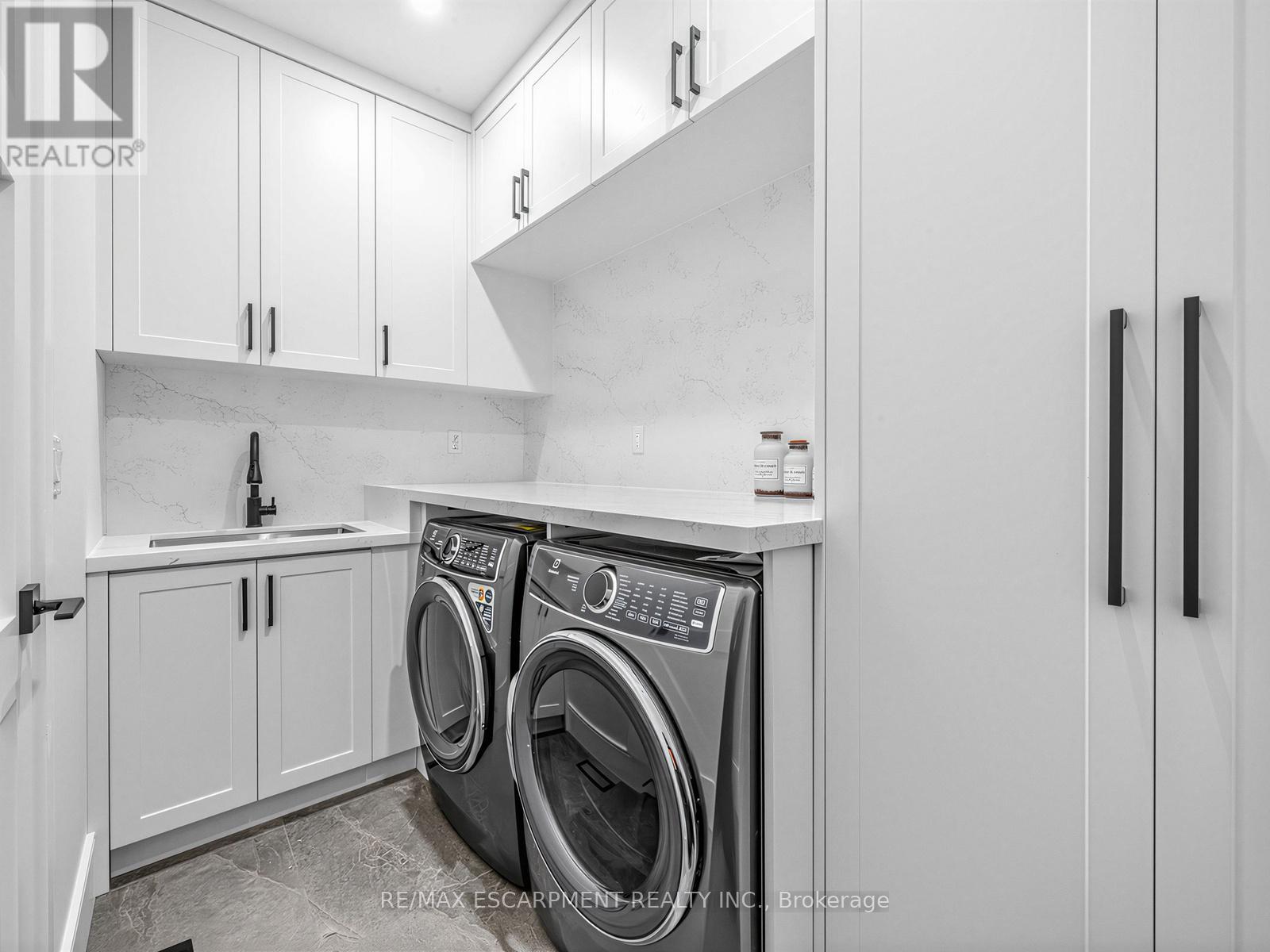 2488 Bridge Road, Oakville, Ontario  L6L 2H2 - Photo 32 - W13020206