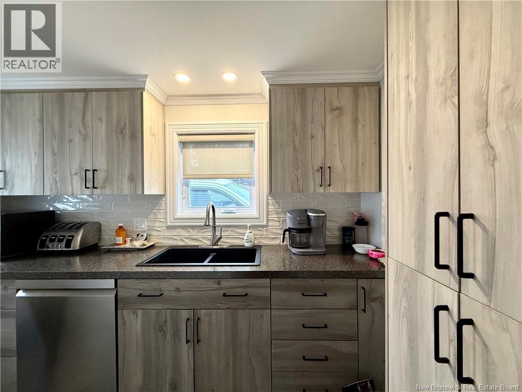 90 35e Avenue, Edmundston, New Brunswick  E3V 2V3 - Photo 7 - NB137486