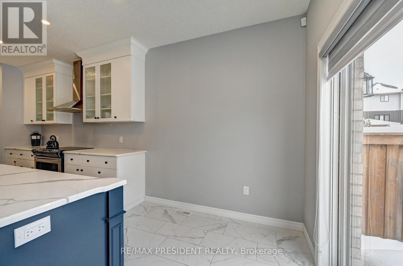 552 Florencedale Crescent, Kitchener, Ontario  N2R 0N3 - Photo 11 - X13019844