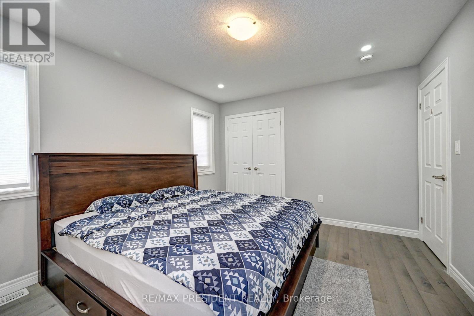 552 Florencedale Crescent, Kitchener, Ontario  N2R 0N3 - Photo 30 - X13019844