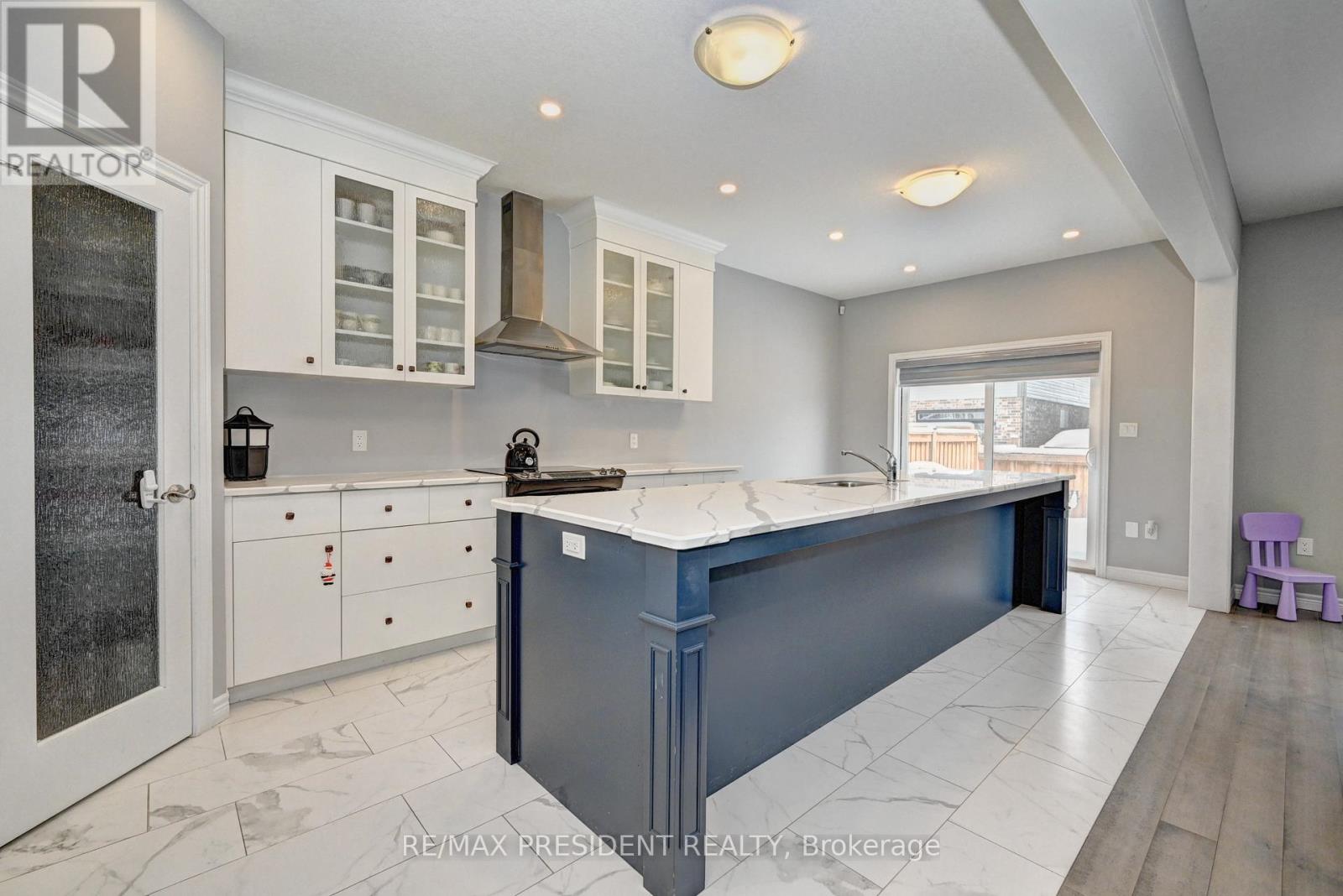 552 Florencedale Crescent, Kitchener, Ontario  N2R 0N3 - Photo 7 - X13019844