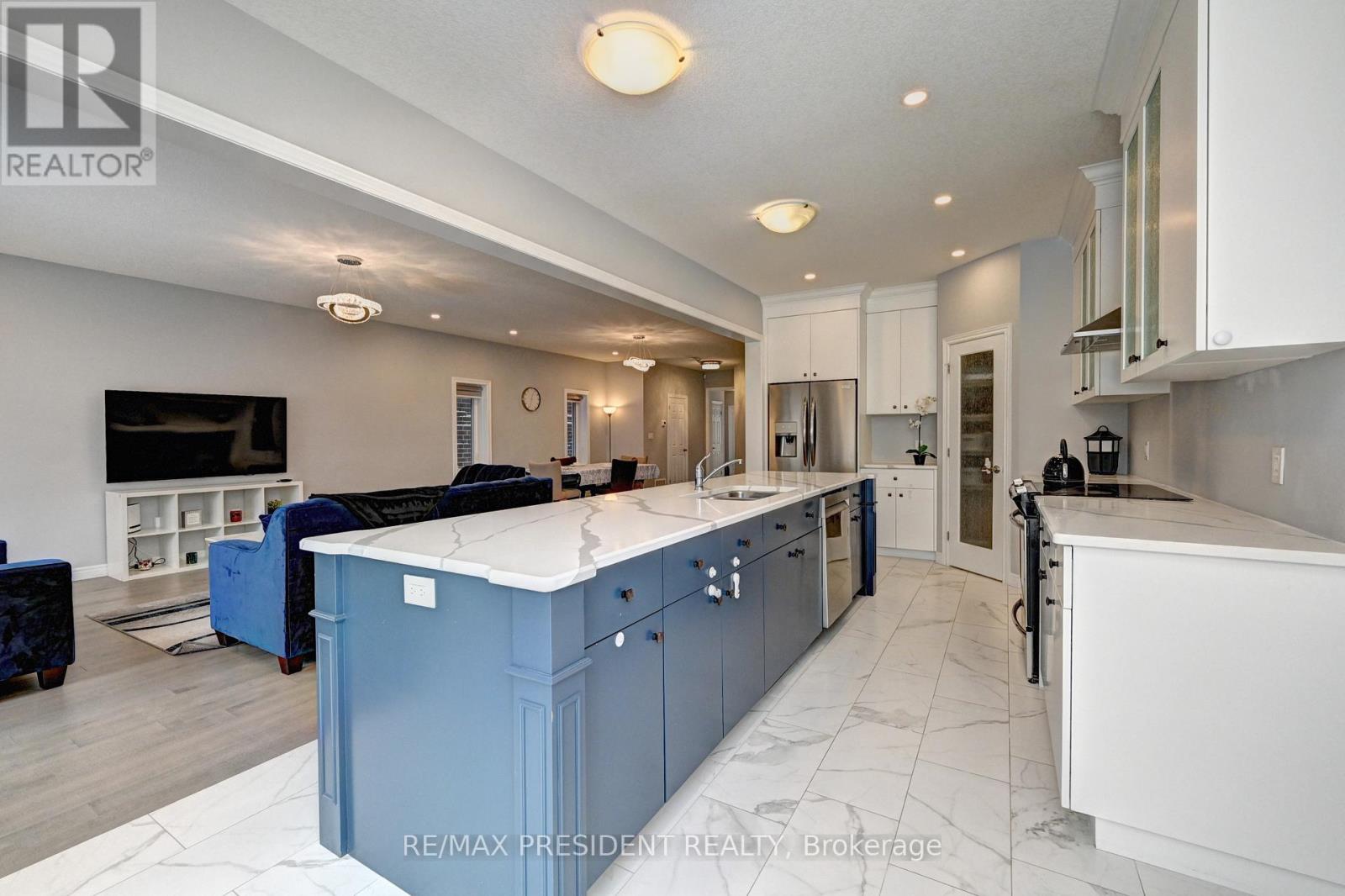 552 Florencedale Crescent, Kitchener, Ontario  N2R 0N3 - Photo 8 - X13019844