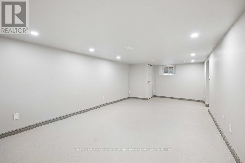 43 Krug Street, Kitchener, Ontario  N2H 2X5 - Photo 29 - X13020048