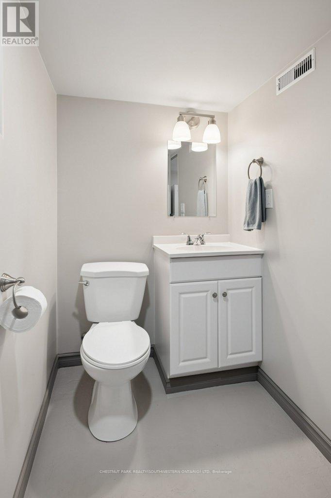 43 Krug Street, Kitchener, Ontario  N2H 2X5 - Photo 33 - X13020048