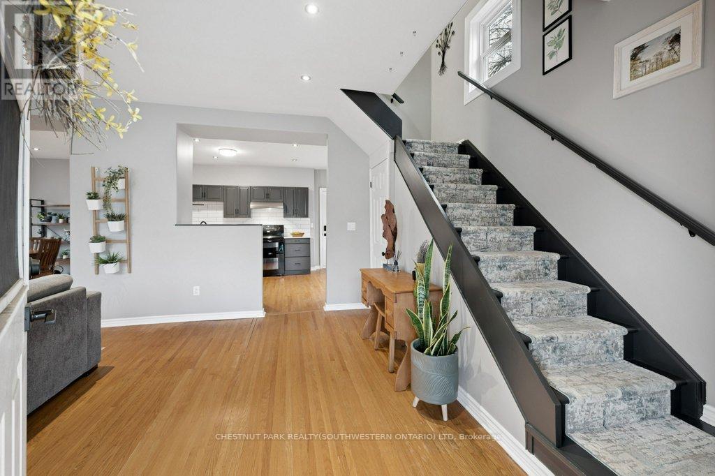 43 Krug Street, Kitchener, Ontario  N2H 2X5 - Photo 7 - X13020048