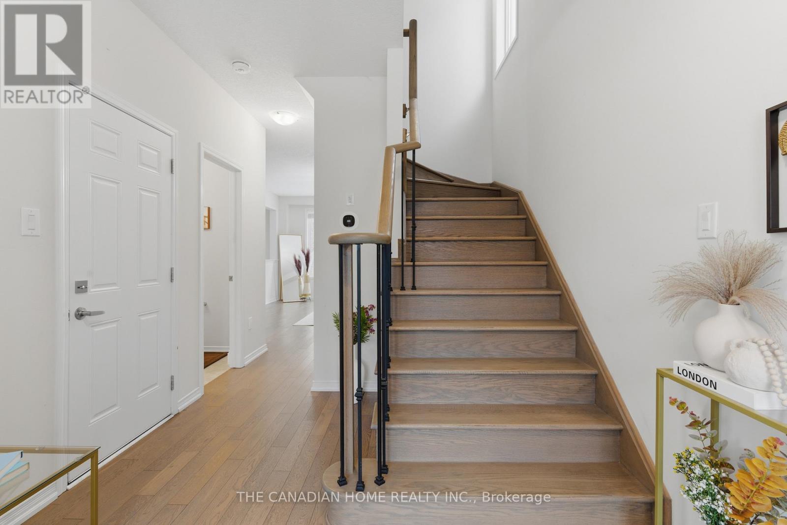 8707 Chickory Trail, Niagara Falls, Ontario  L2H 3S4 - Photo 5 - X13020082