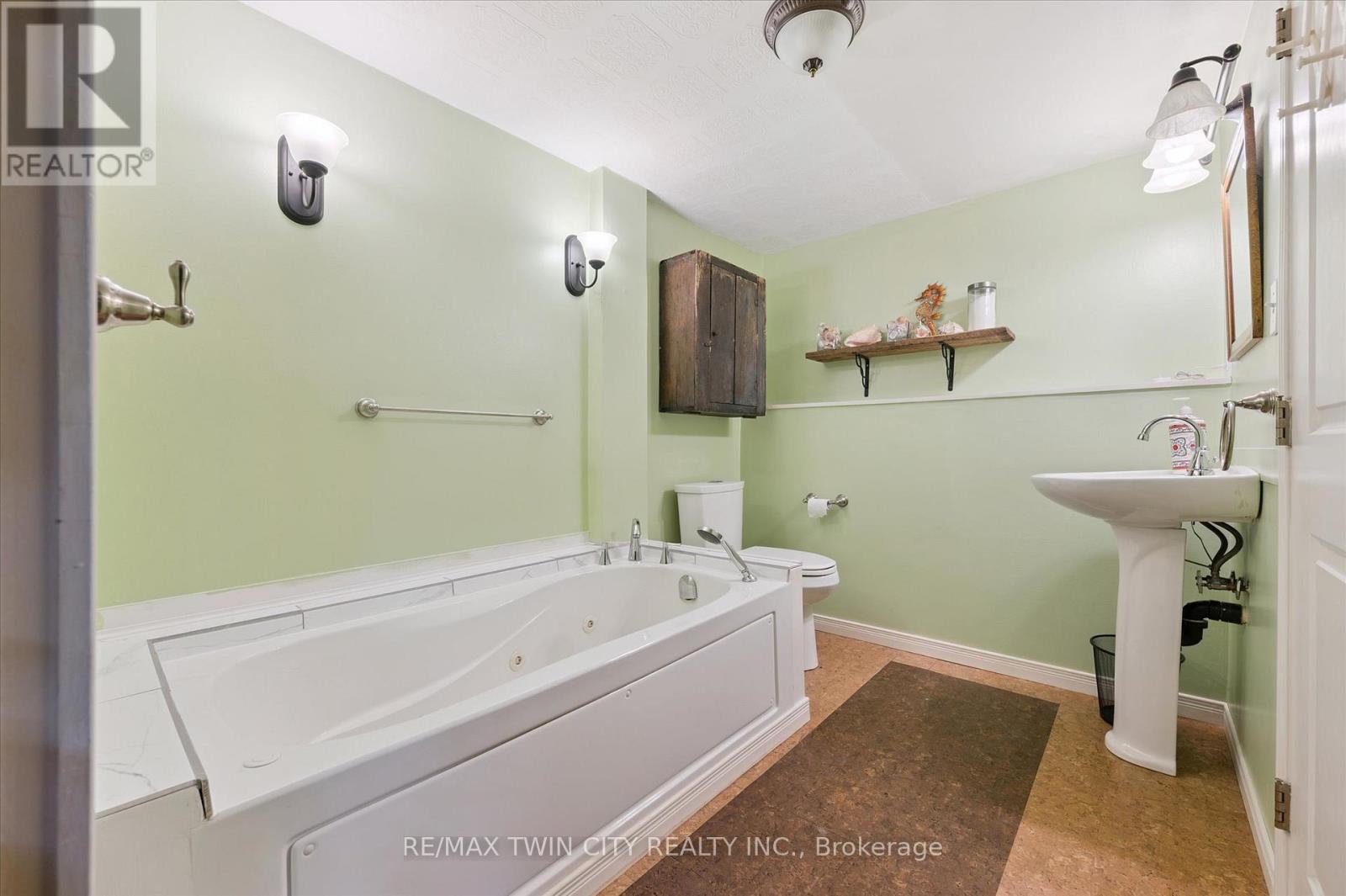 31 Saxony Circle, Cambridge, Ontario  N1S 4G6 - Photo 30 - X13020172