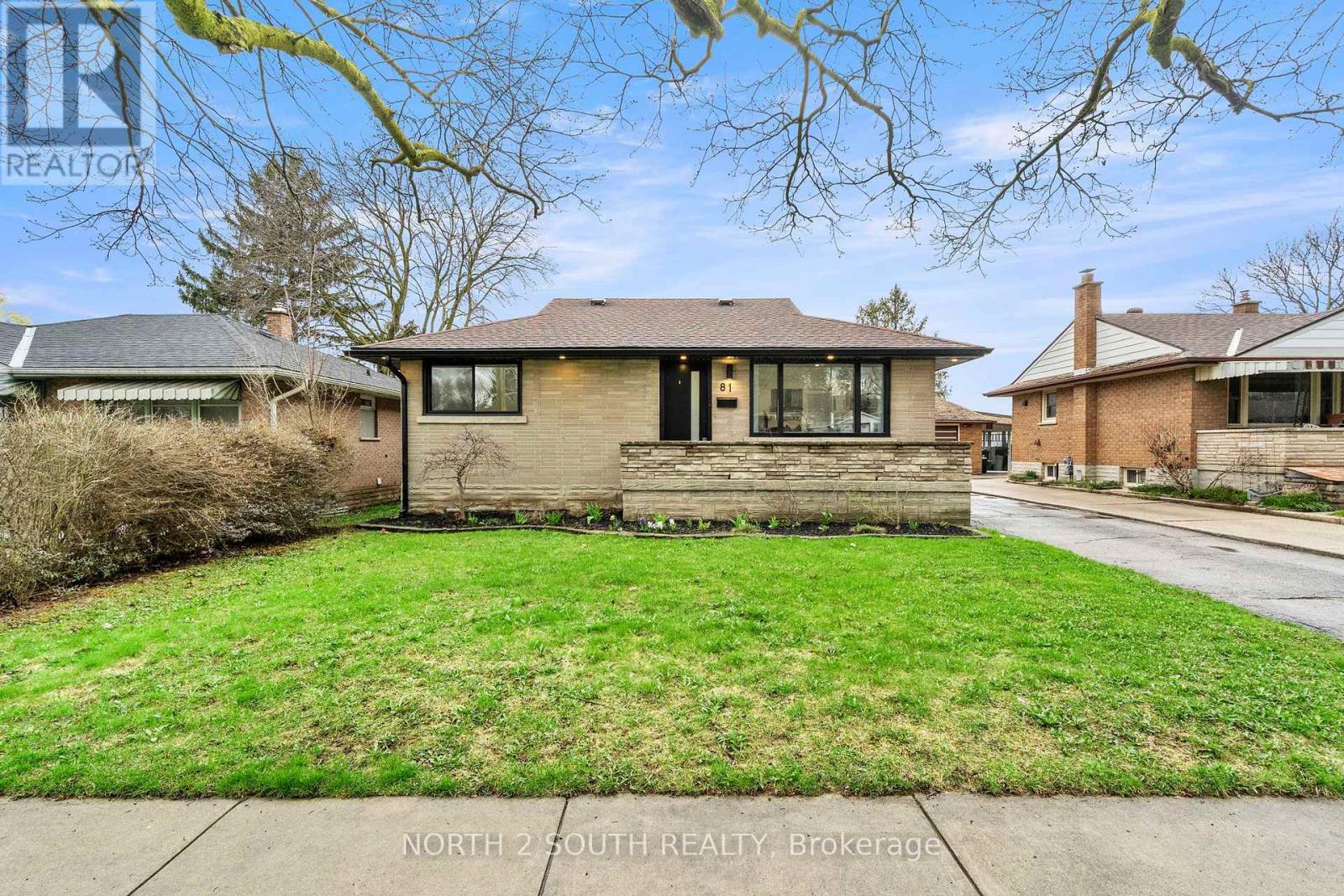 81 Clark Avenue, Kitchener, Ontario  N2C 1Y1 - Photo 2 - X13020174