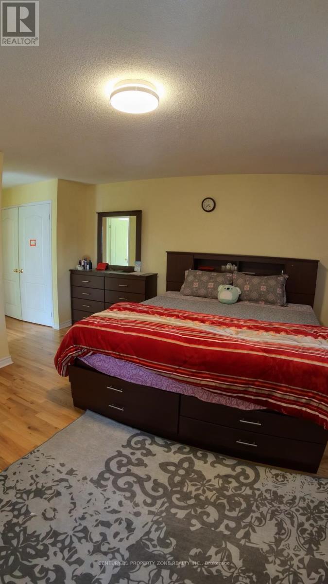 3822 Spicewood Way, Mississauga, Ontario  L5N 7W7 - Photo 16 - W12972466