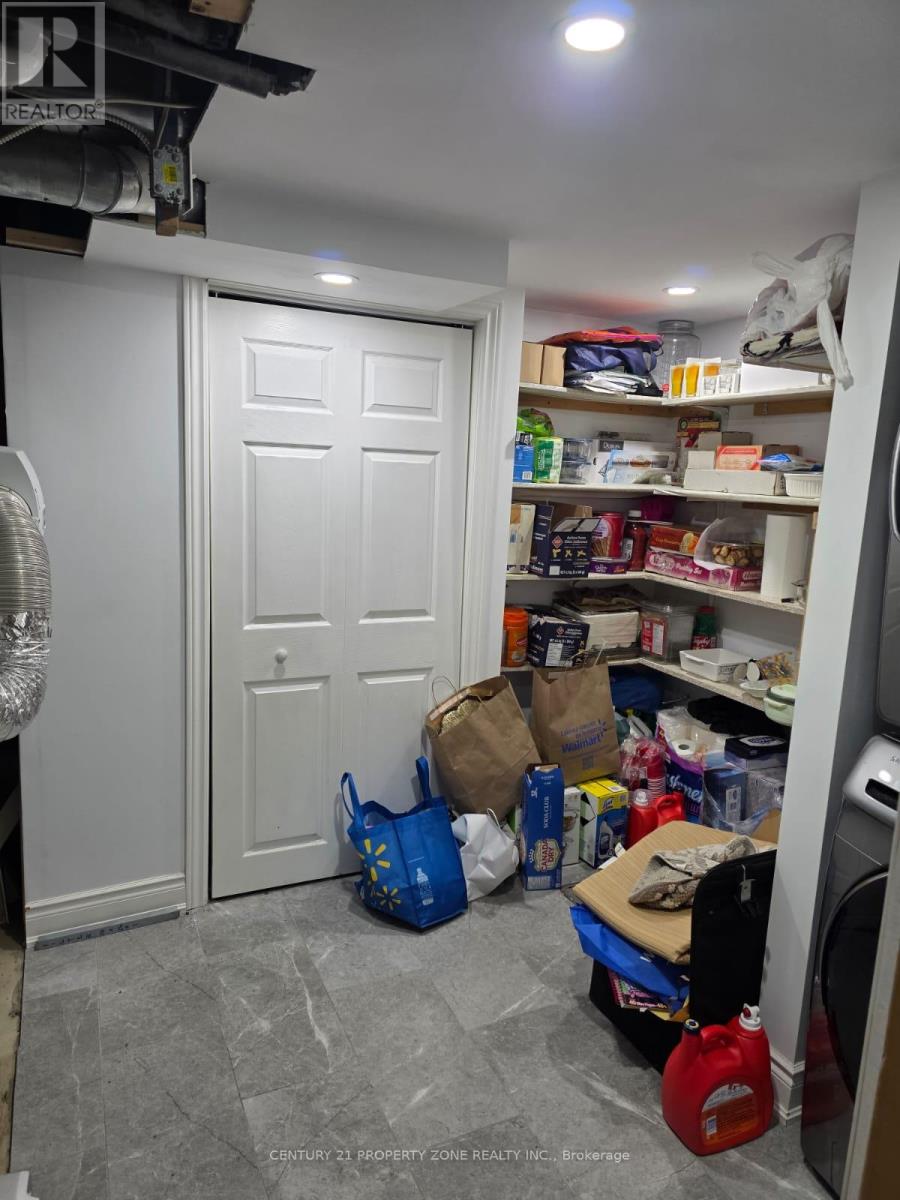 3822 Spicewood Way, Mississauga, Ontario  L5N 7W7 - Photo 34 - W12972466