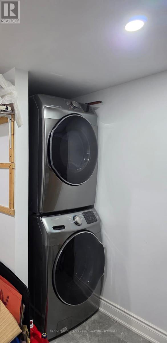 3822 Spicewood Way, Mississauga, Ontario  L5N 7W7 - Photo 35 - W12972466