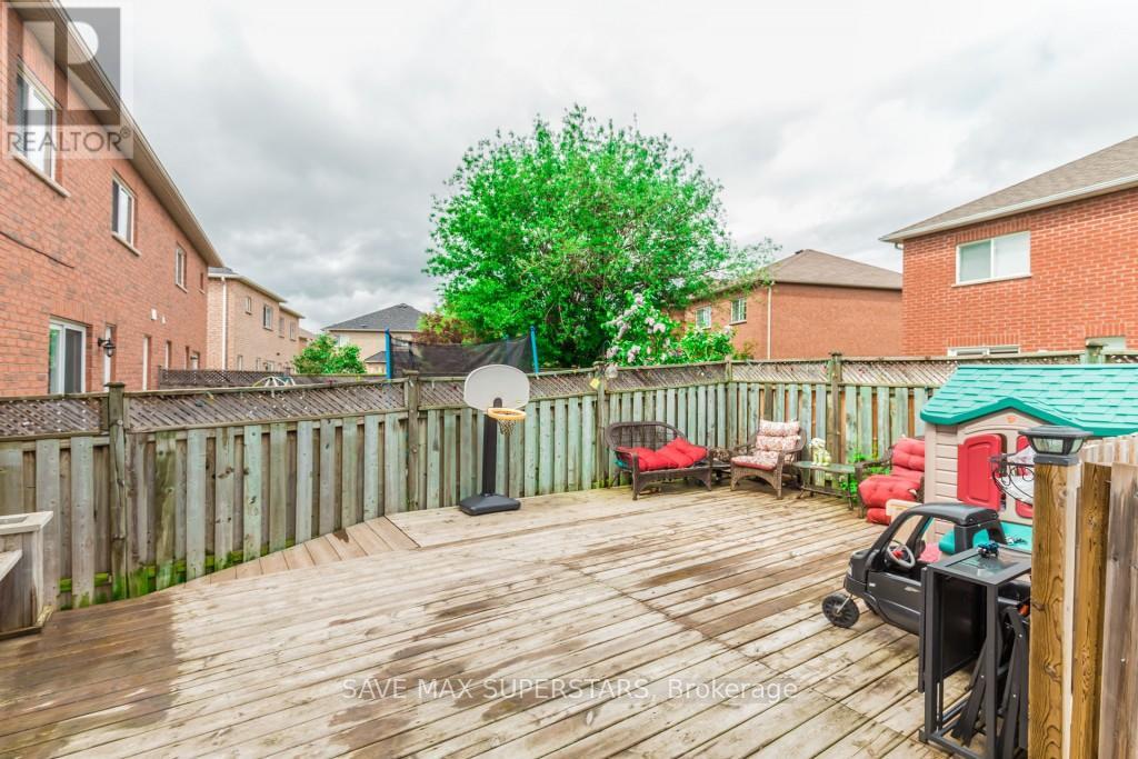 Upper - 12 Stable Gate, Brampton, Ontario  L7A 1V5 - Photo 27 - W12824312