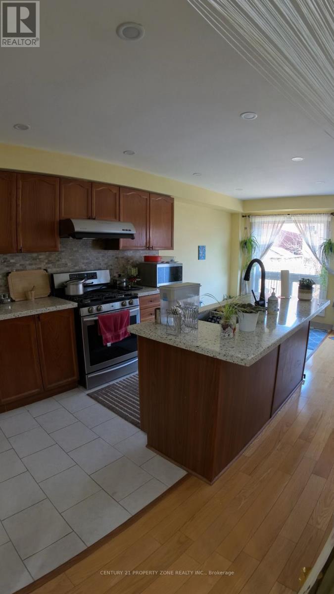 3822 Spicewood Way, Mississauga, Ontario  L5N 7W7 - Photo 12 - W12972466