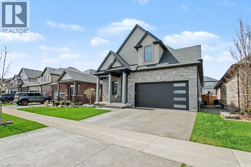 38 Swan Avenue, Fonthill, Ontario  L0S 1E6 - Photo 4 - 40821321