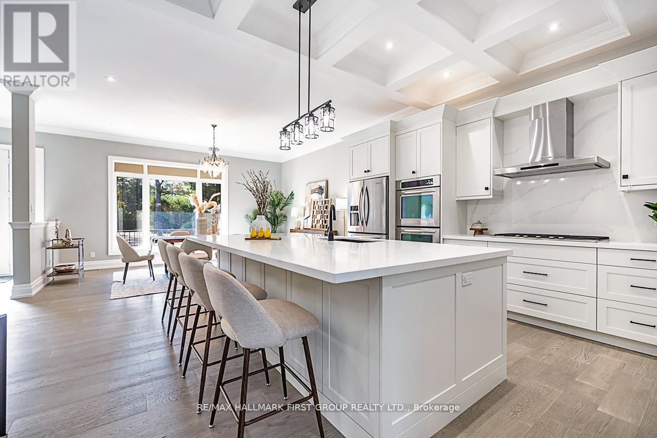 15 Shepherd Road, Whitby, Ontario  L1M 1G8 - Photo 4 - E13020368