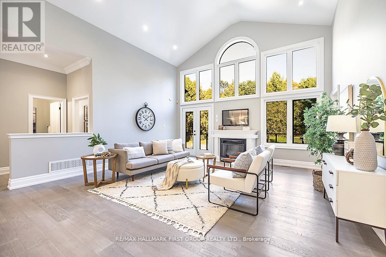 15 Shepherd Road, Whitby, Ontario  L1M 1G8 - Photo 8 - E13020368