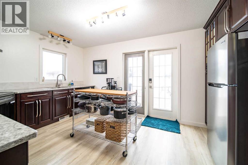 1021 20 Streetcrescent, Wainwright, Alberta  T9W 1N5 - Photo 7 - A2295732