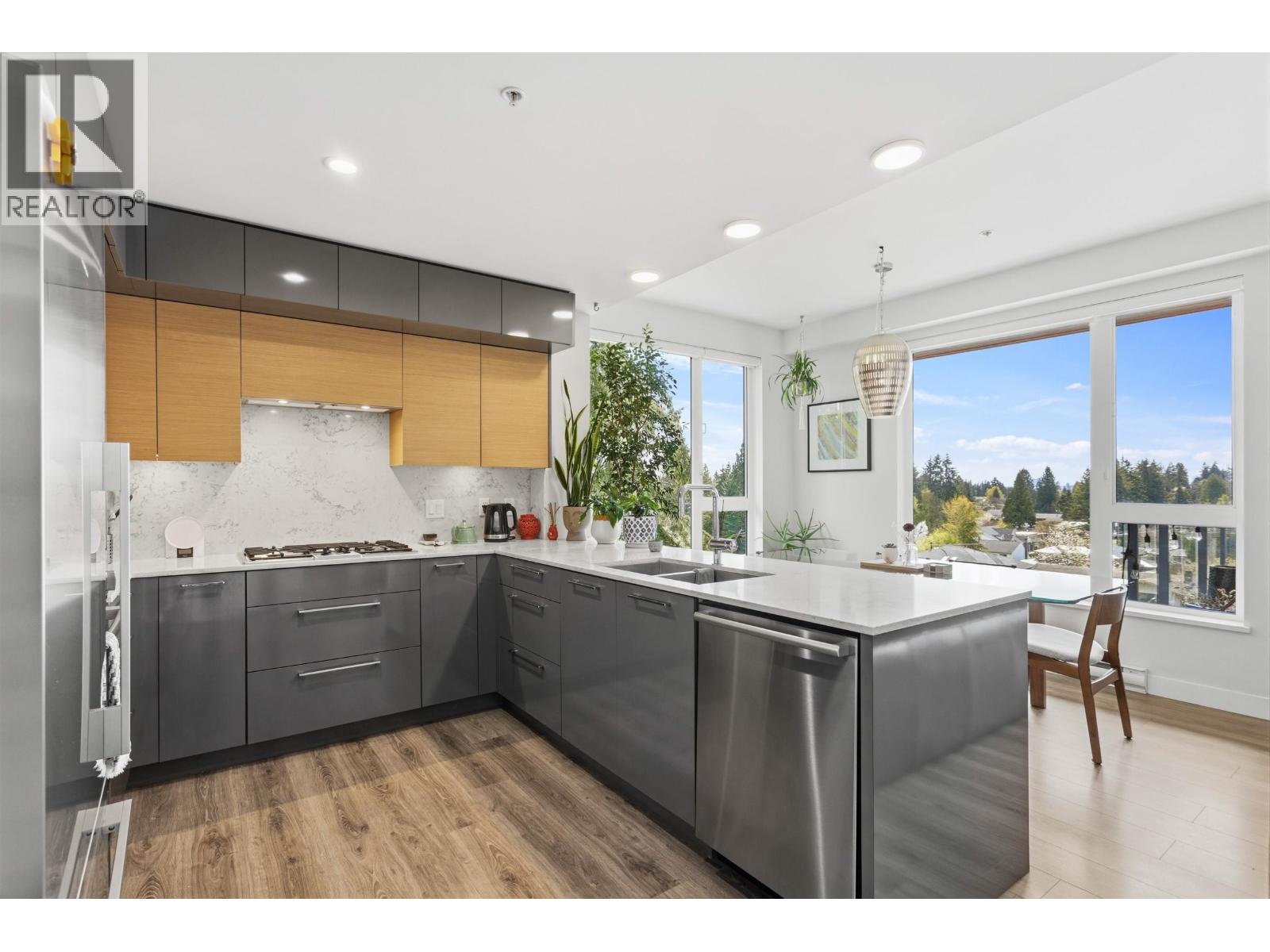 407 1327 Draycott Road, North Vancouver, British Columbia  V7J 1W1 - Photo 9 - R3113227