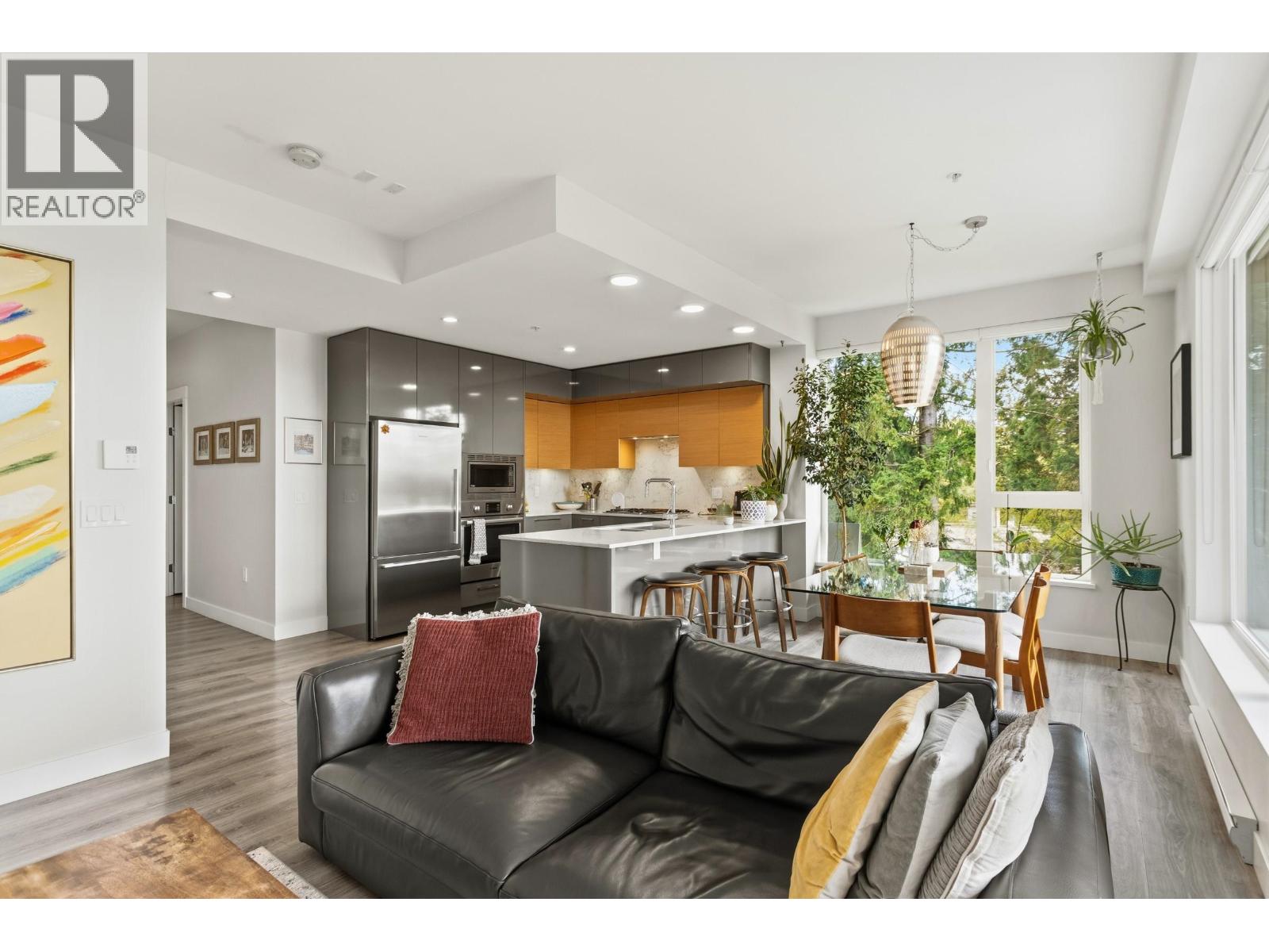 407 1327 Draycott Road, North Vancouver, British Columbia  V7J 1W1 - Photo 2 - R3113227