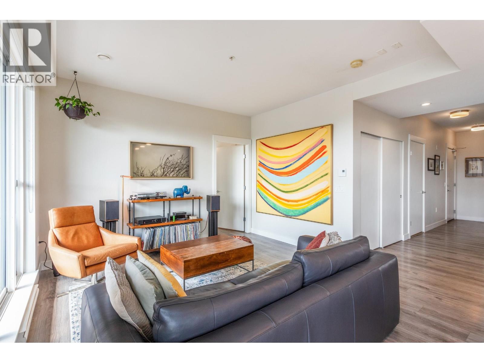 407 1327 Draycott Road, North Vancouver, British Columbia  V7J 1W1 - Photo 5 - R3113227