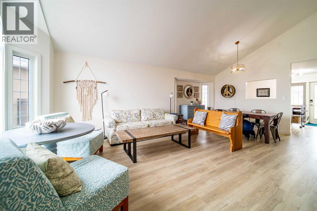 1021 20 Streetcrescent, Wainwright, Alberta  T9W 1N5 - Photo 3 - A2295732