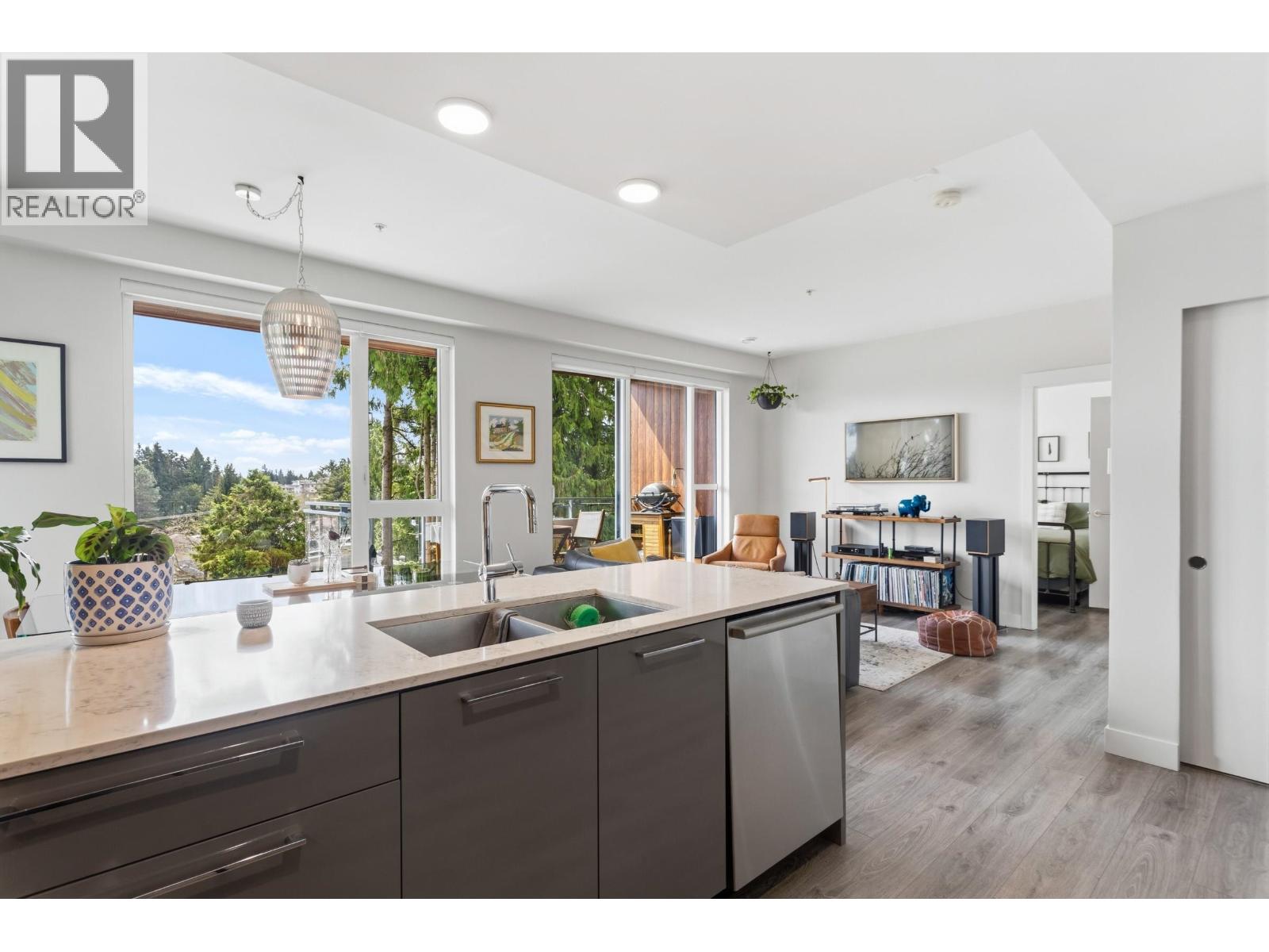 407 1327 Draycott Road, North Vancouver, British Columbia  V7J 1W1 - Photo 10 - R3113227