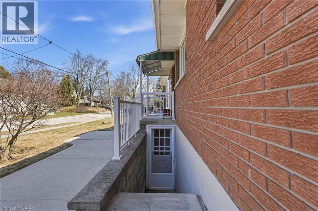 54 Nelson Street, Waterdown, Ontario  L0R 2H0 - Photo 4 - 40816153