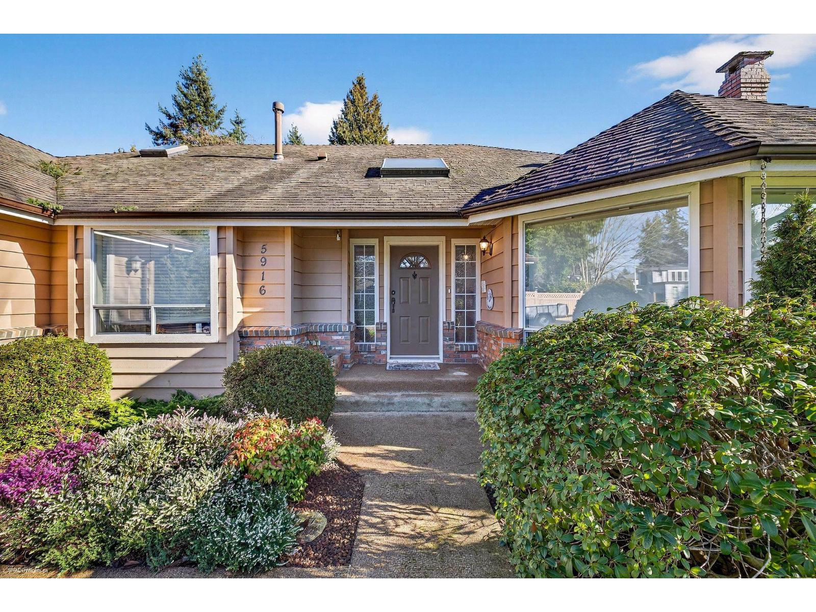 5916 123 Street, Surrey, British Columbia  V3X 2C4 - Photo 2 - R3113045