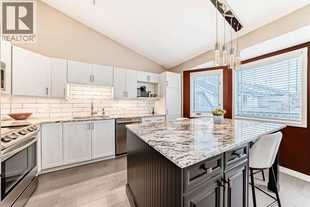 19 Sunlake Gardens Se, Calgary, Alberta  T2X 3G4 - Photo 9 - A2300691