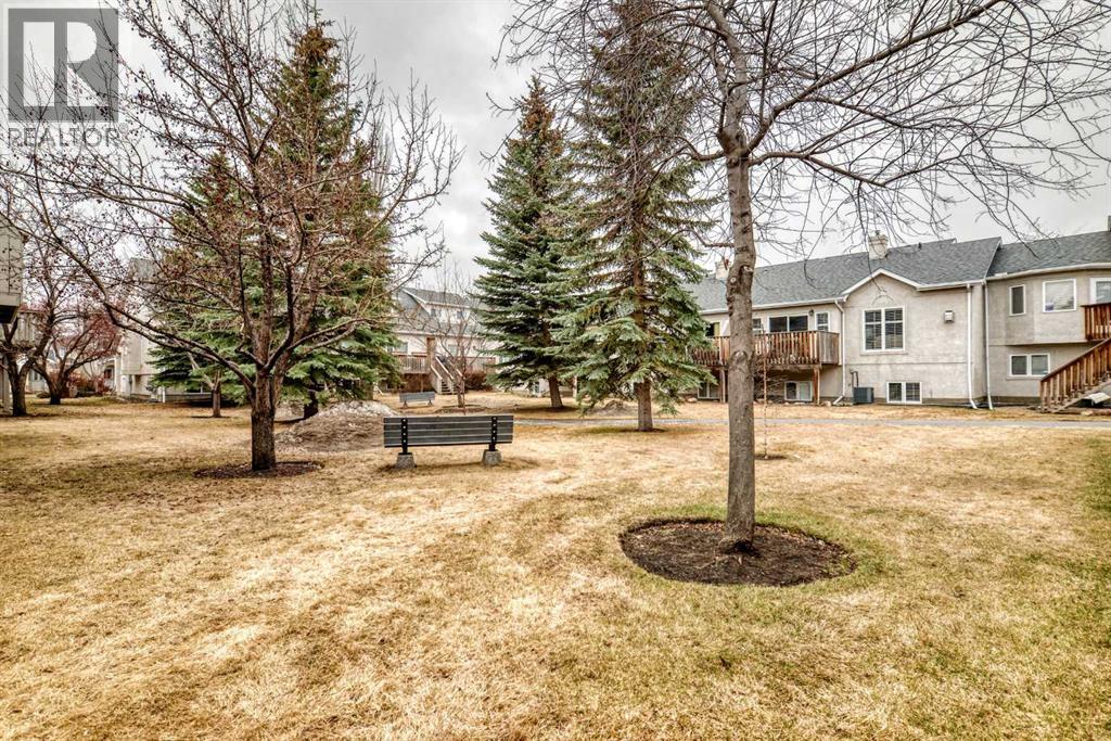 19 Sunlake Gardens Se, Calgary, Alberta  T2X 3G4 - Photo 4 - A2300691