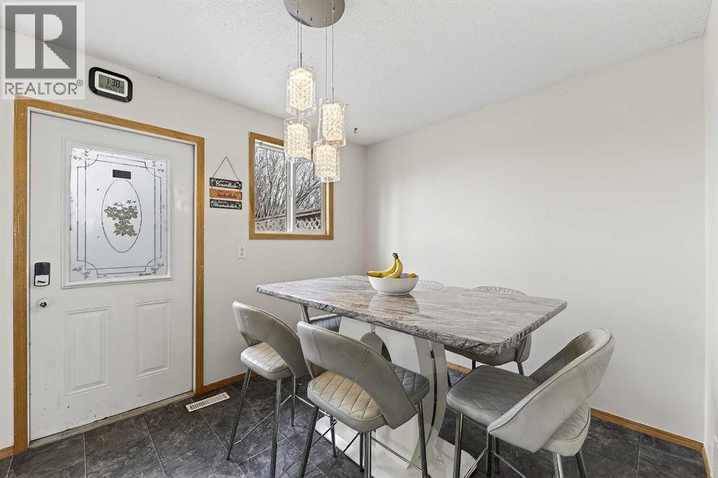 533 Summerwood Place SE, Airdrie, Alberta  T4B 1W9 - Photo 7 - A2301866