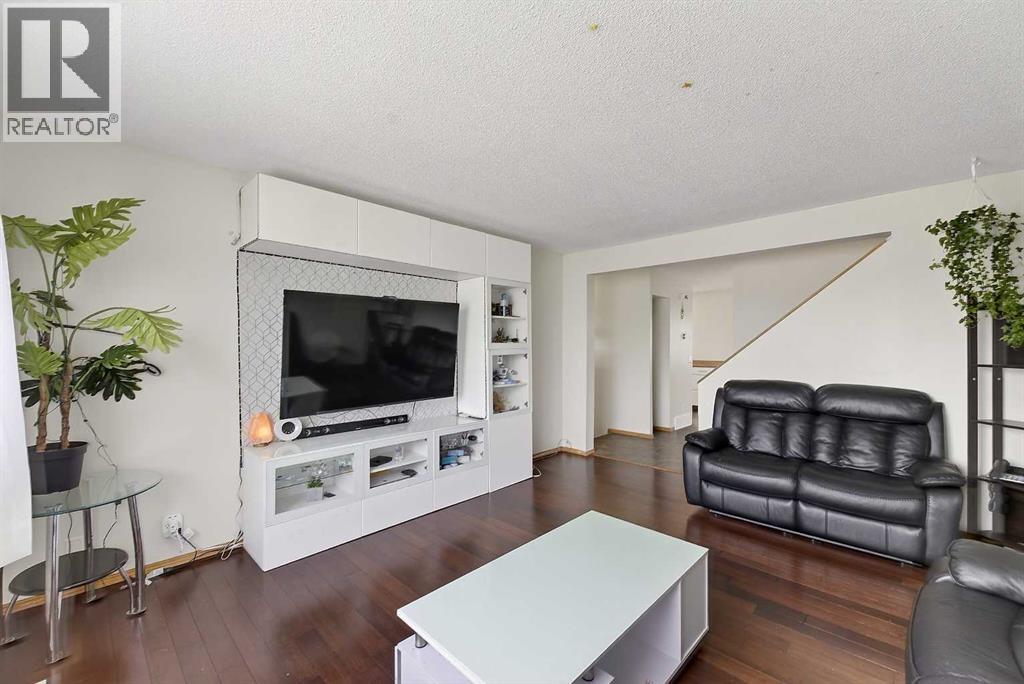 533 Summerwood Place SE, Airdrie, Alberta  T4B 1W9 - Photo 5 - A2301866