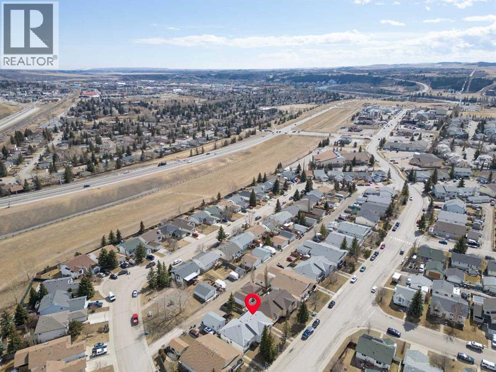 8 West Aarsby Road, Cochrane, Alberta  T4C 1M4 - Photo 38 - A2301923