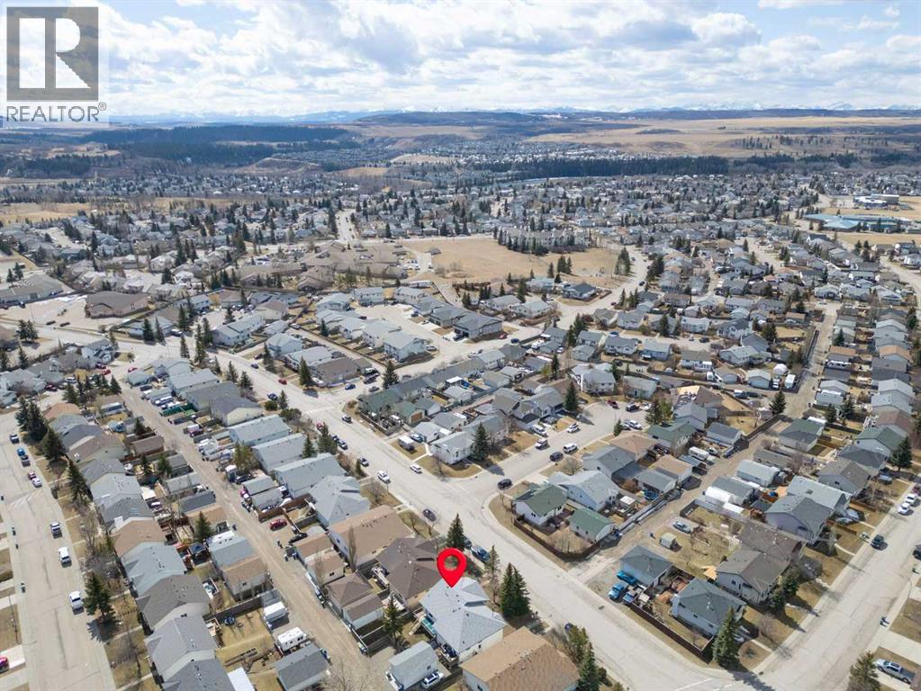 8 West Aarsby Road, Cochrane, Alberta  T4C 1M4 - Photo 37 - A2301923