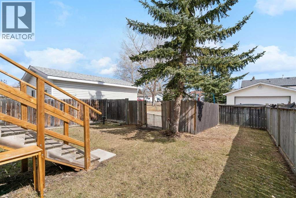 8 West Aarsby Road, Cochrane, Alberta  T4C 1M4 - Photo 33 - A2301923