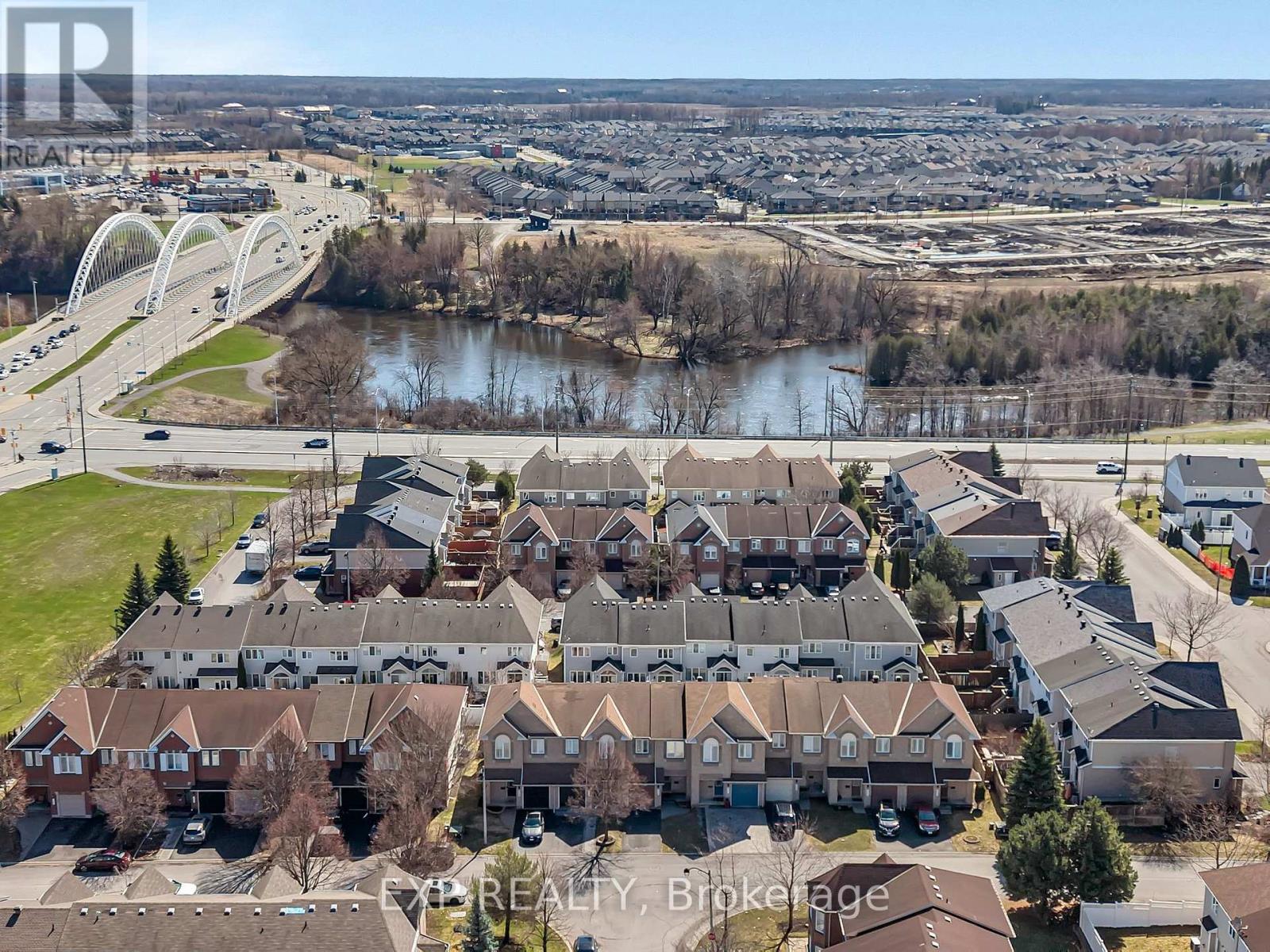 359 Bakewell Crescent, Ottawa, Ontario  K2G 7E9 - Photo 2 - X13020266