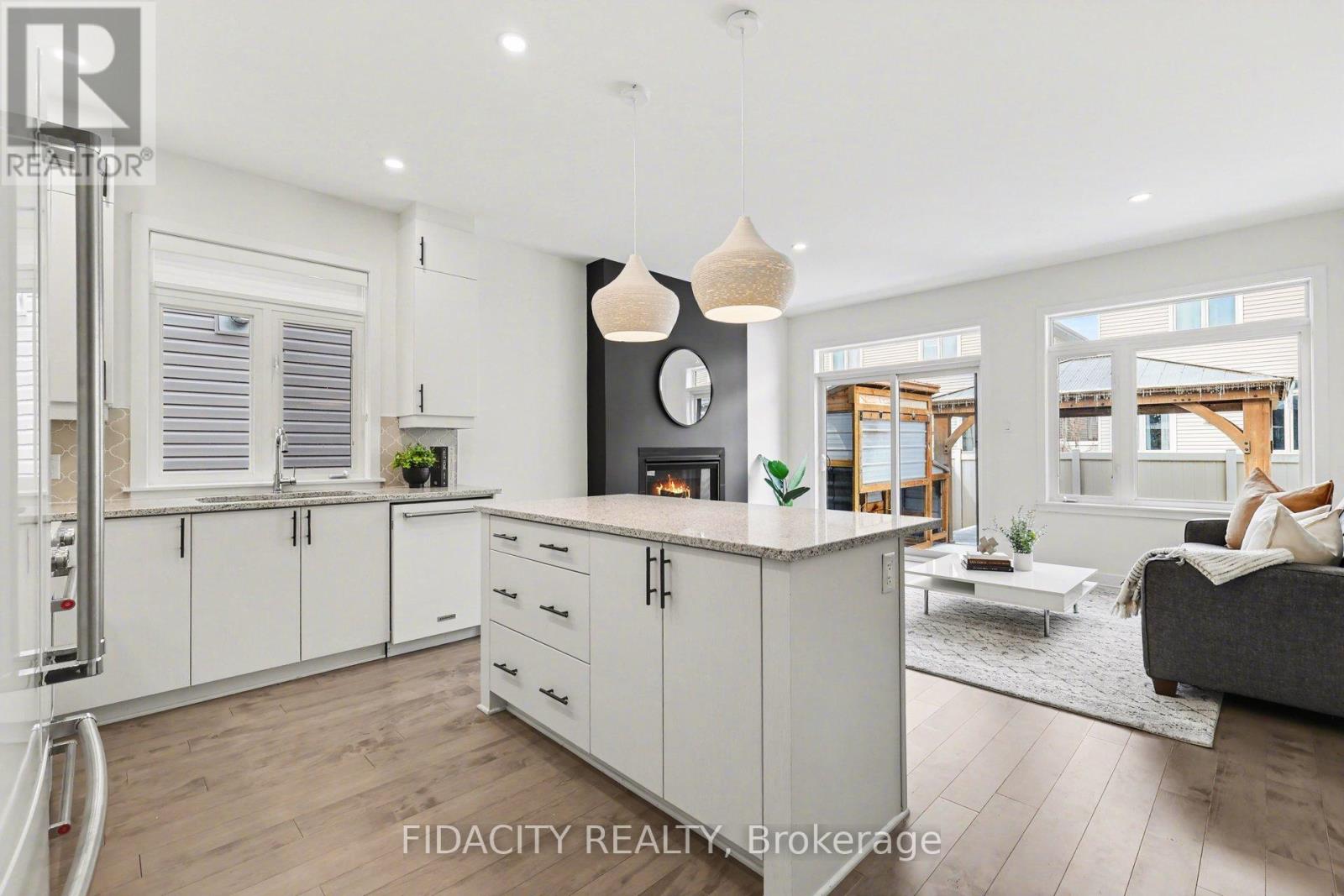 565 Bobolink Ridge, Ottawa, Ontario  K2S 2P4 - Photo 9 - X13020348