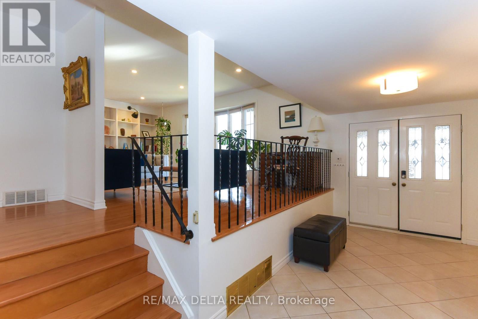 13 Parklane Court, Ottawa, Ontario  K1B 3H3 - Photo 3 - X13020422