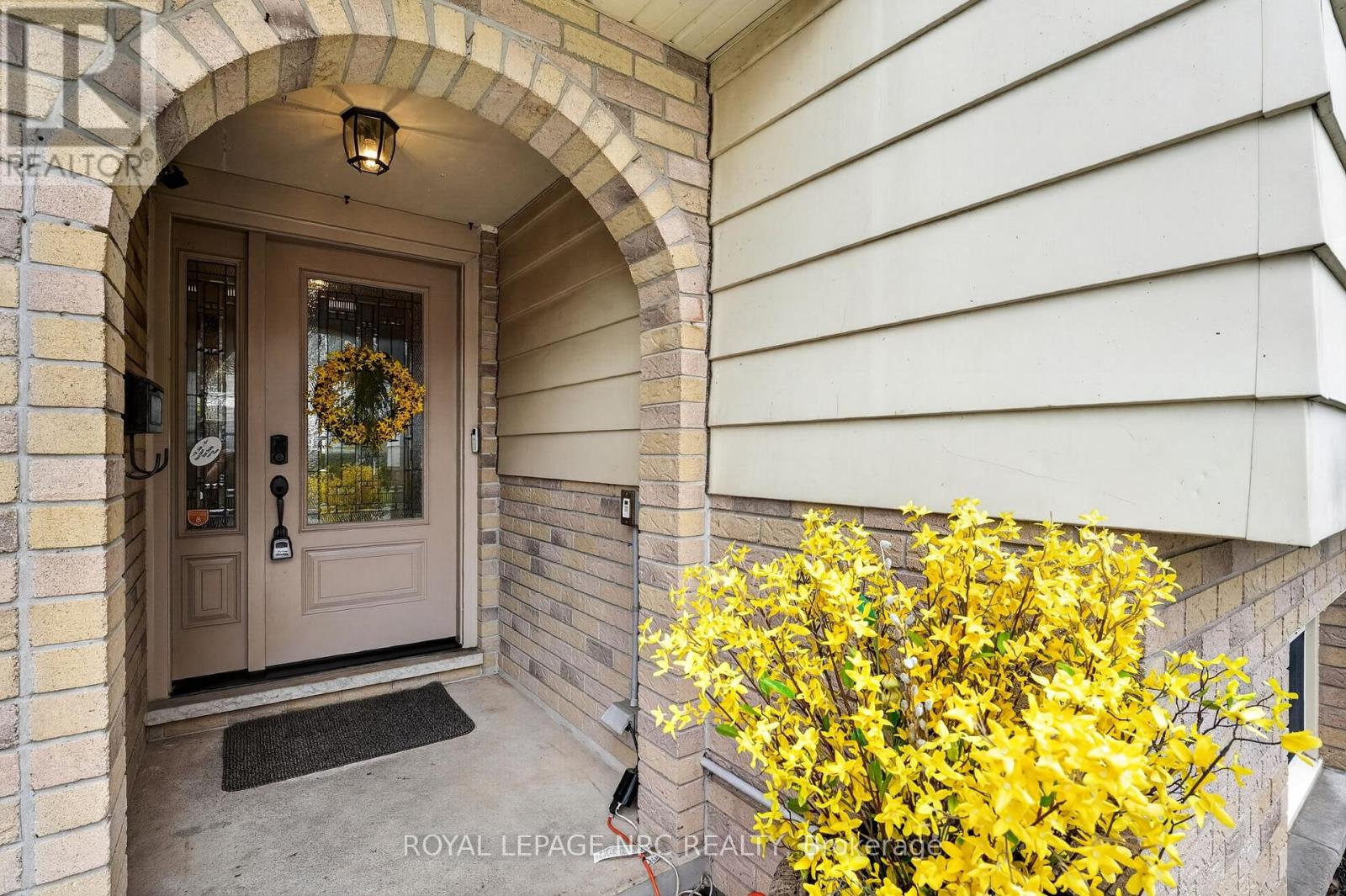 7438 Petrullo Court, Niagara Falls, Ontario  L2H 2K4 - Photo 6 - X13020370