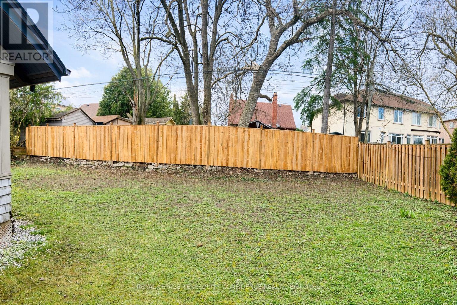 45 Glenborough Park Crescent, Toronto, Ontario  M2R 2G4 - Photo 38 - C13019236