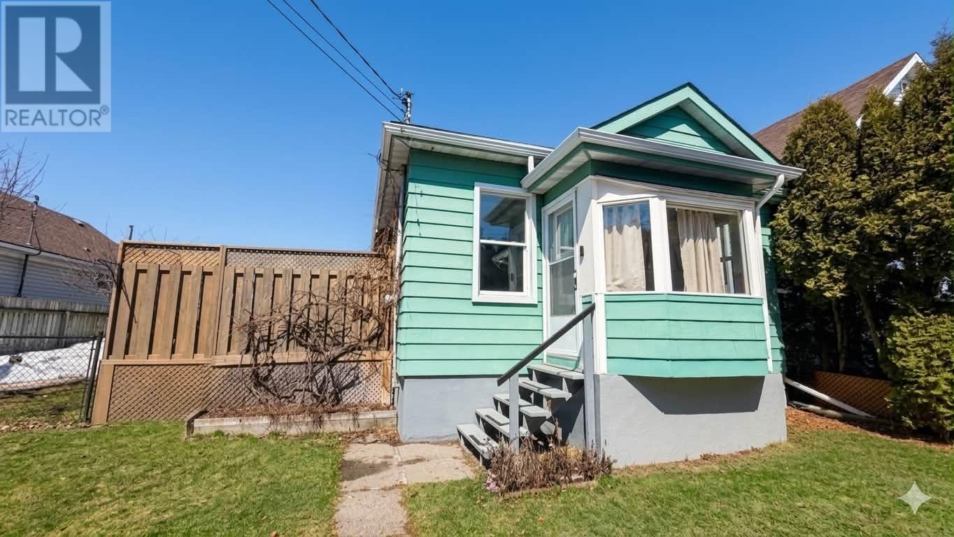 550 Cumberland St N, Thunder Bay, Ontario  P7A 4S3 - Photo 1 - TB2600746